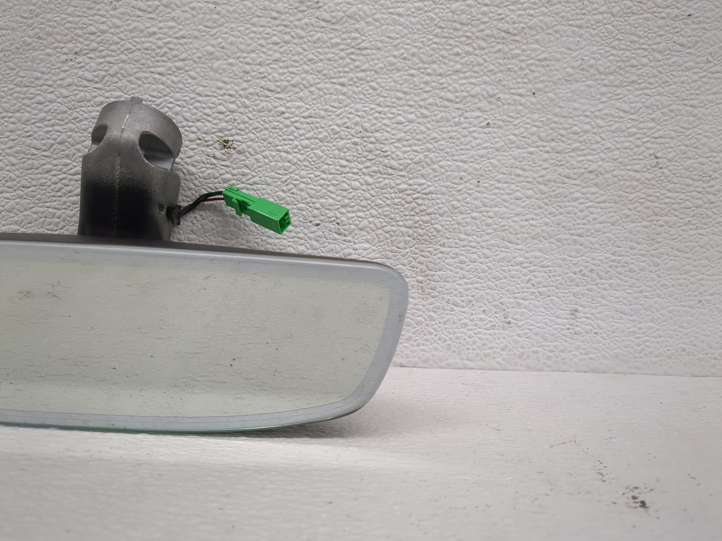 2018-2019 Volvo Xc60 Interior Rear View Mirror Replacement OEM P/N:GNTX-1212 E11038266 Fits Fits 2016 2017 2018 2019 2020 20