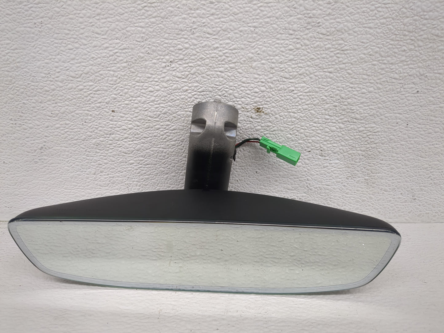 2018-2019 Volvo Xc60 Interior Rear View Mirror Replacement OEM P/N:GNTX-1212 E11038266 Fits Fits 2016 2017 2018 2019 2020 20