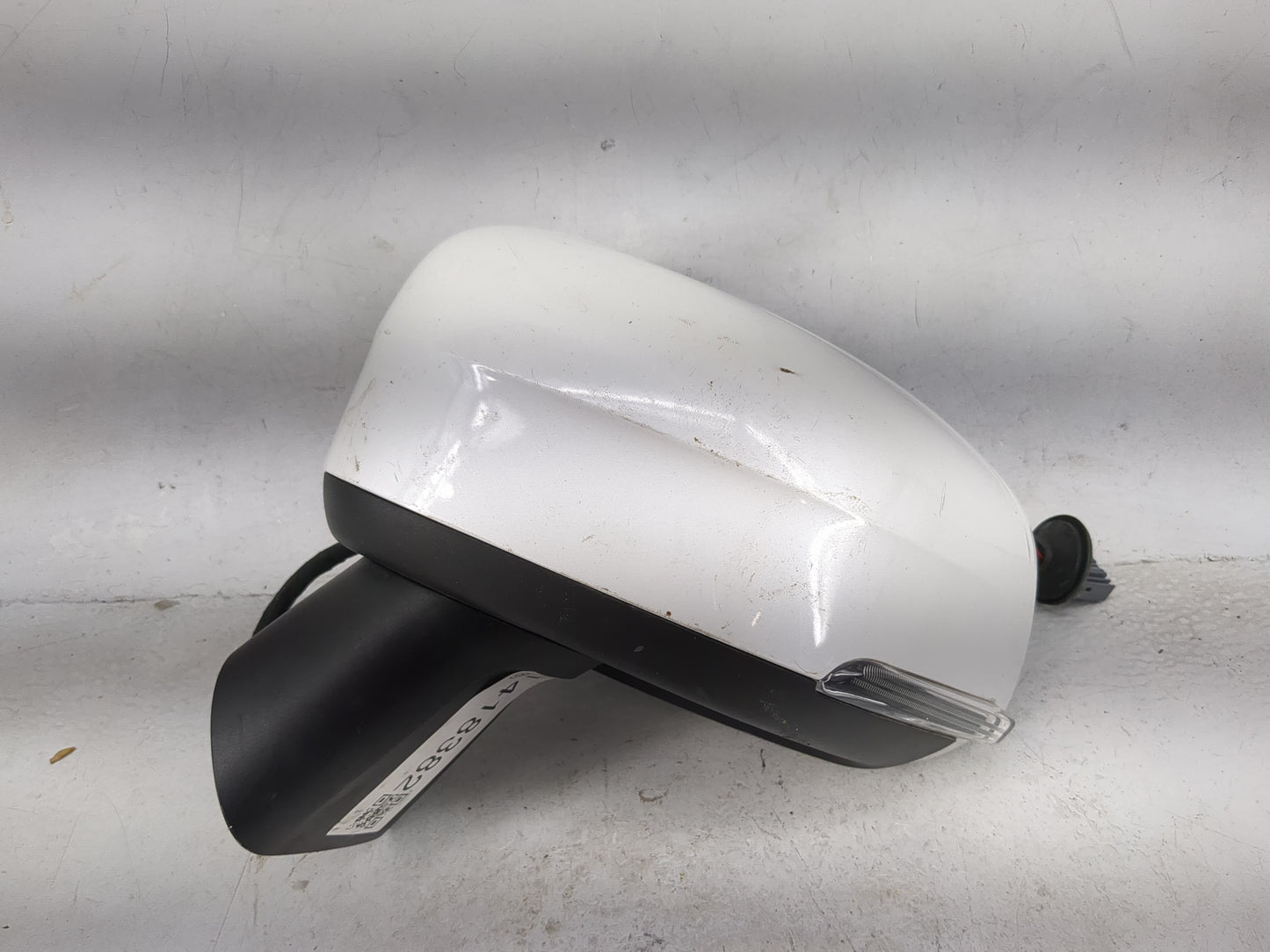 2018-2021 Volvo Xc60 Driver Side View Mirror - Left Door Mirror OEM Used - Oemusedautoparts1.com