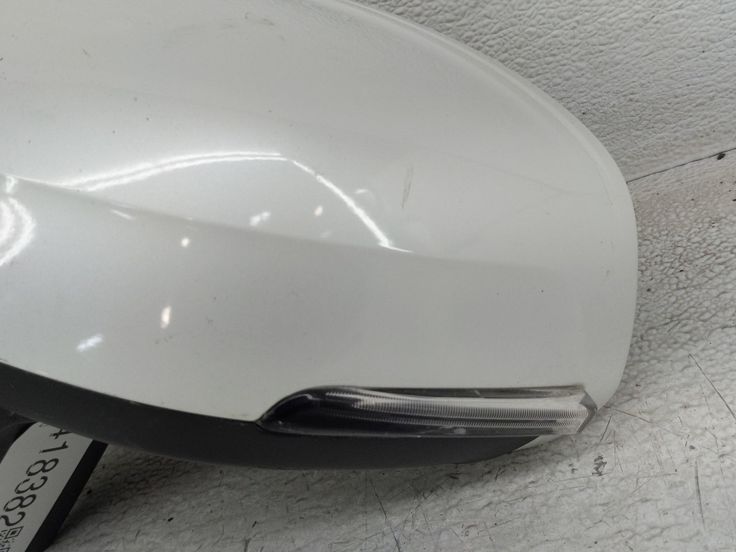 2018-2021 Volvo Xc60 Driver Side View Mirror - Left Door Mirror OEM Used - Oemusedautoparts1.com
