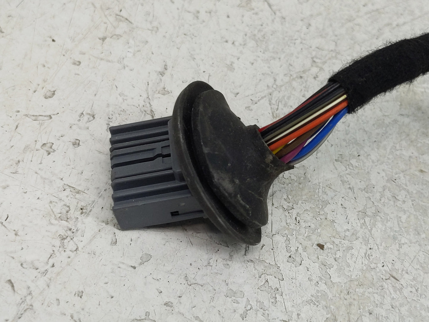 2018-2021 Volvo Xc60 Driver Side View Mirror - Left Door Mirror OEM Used - Oemusedautoparts1.com