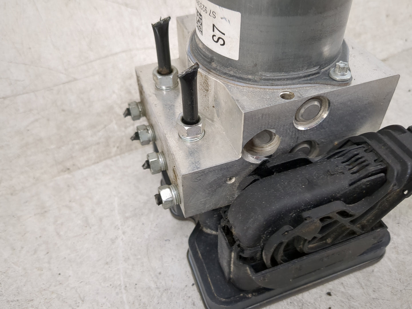 2020 Acura Mdx ABS Pump Control Module Replacement Fits OEM Used Auto Parts - Oemusedautoparts1.com