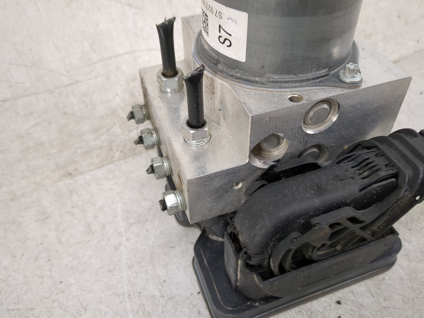 2020 Acura Mdx ABS Pump Control Module Replacement Fits OEM Used Auto Parts - Oemusedautoparts1.com