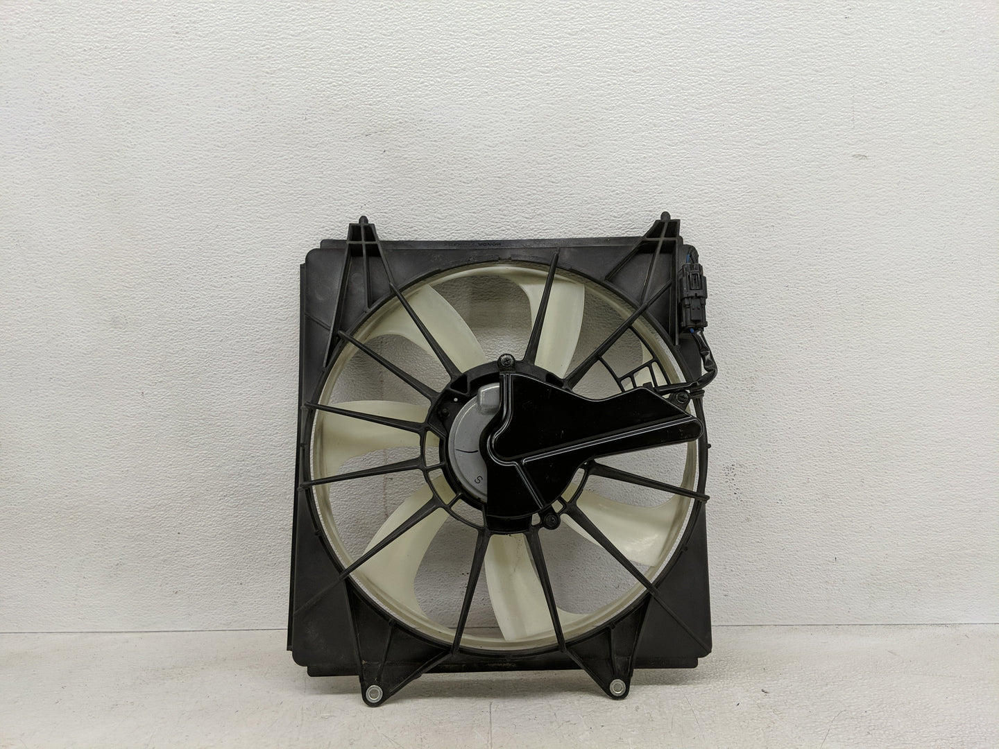 2015-2020 Acura Tlx Electric Radiator Cooling Fan Motor Assembly P/N:386165J2A01 Fits Fits 2015 2016 2017 2018 2019 2020 OEM