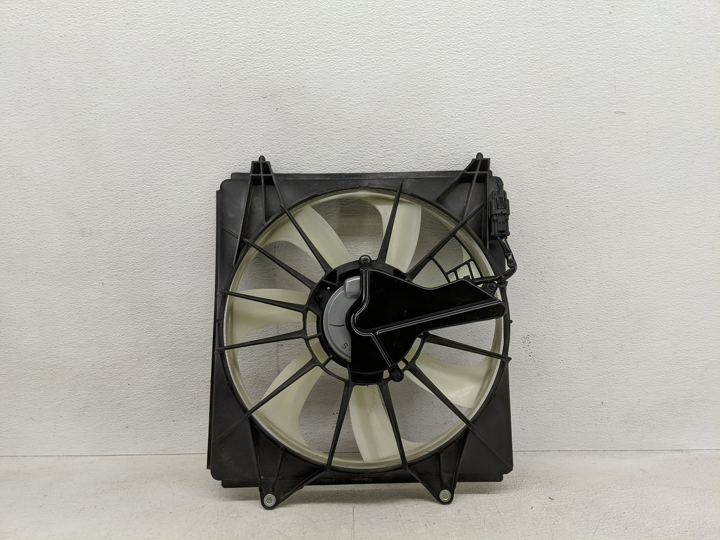 2015-2020 Acura Tlx Electric Radiator Cooling Fan Motor Assembly P/N:386165J2A01 Fits Fits 2015 2016 2017 2018 2019 2020 OEM