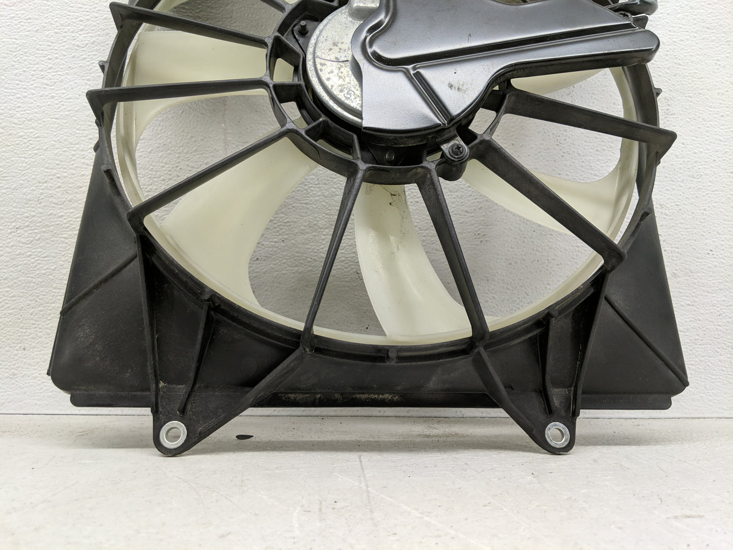 2015-2020 Acura Tlx Electric Radiator Cooling Fan Motor Assembly P/N:386165J2A01 Fits Fits 2015 2016 2017 2018 2019 2020 OEM