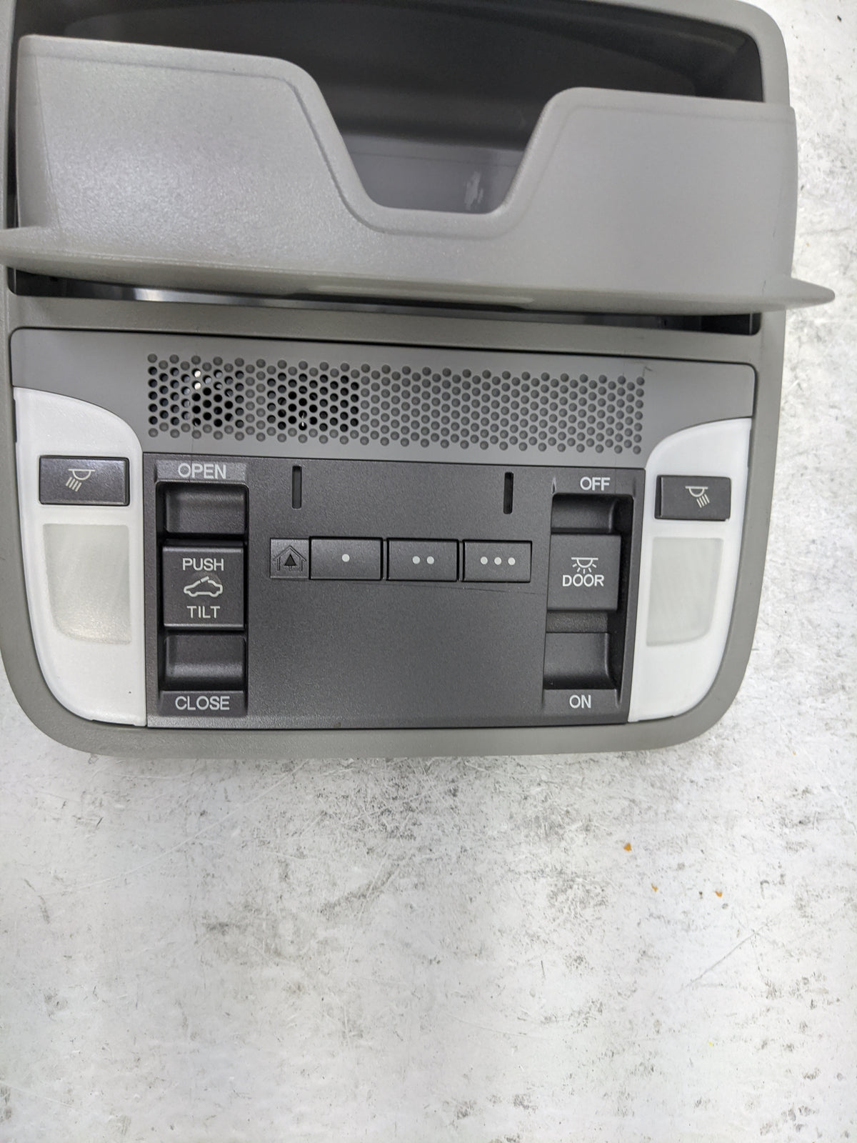 2015-2020 Acura Tlx Overhead Console W/rear Climate Control Gray - Oemusedautoparts1.com