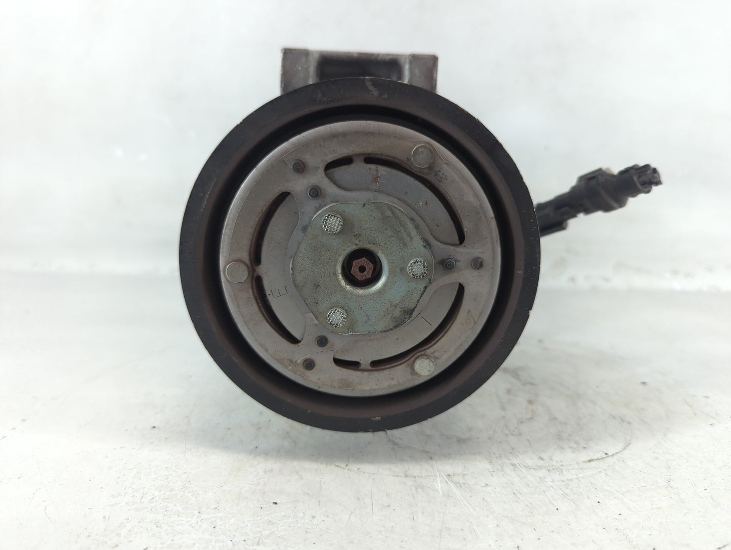 2017-2017 Alfa Romeo Giulia Air Conditioning A/c Ac Compressor Oem - Oemusedautoparts1.com