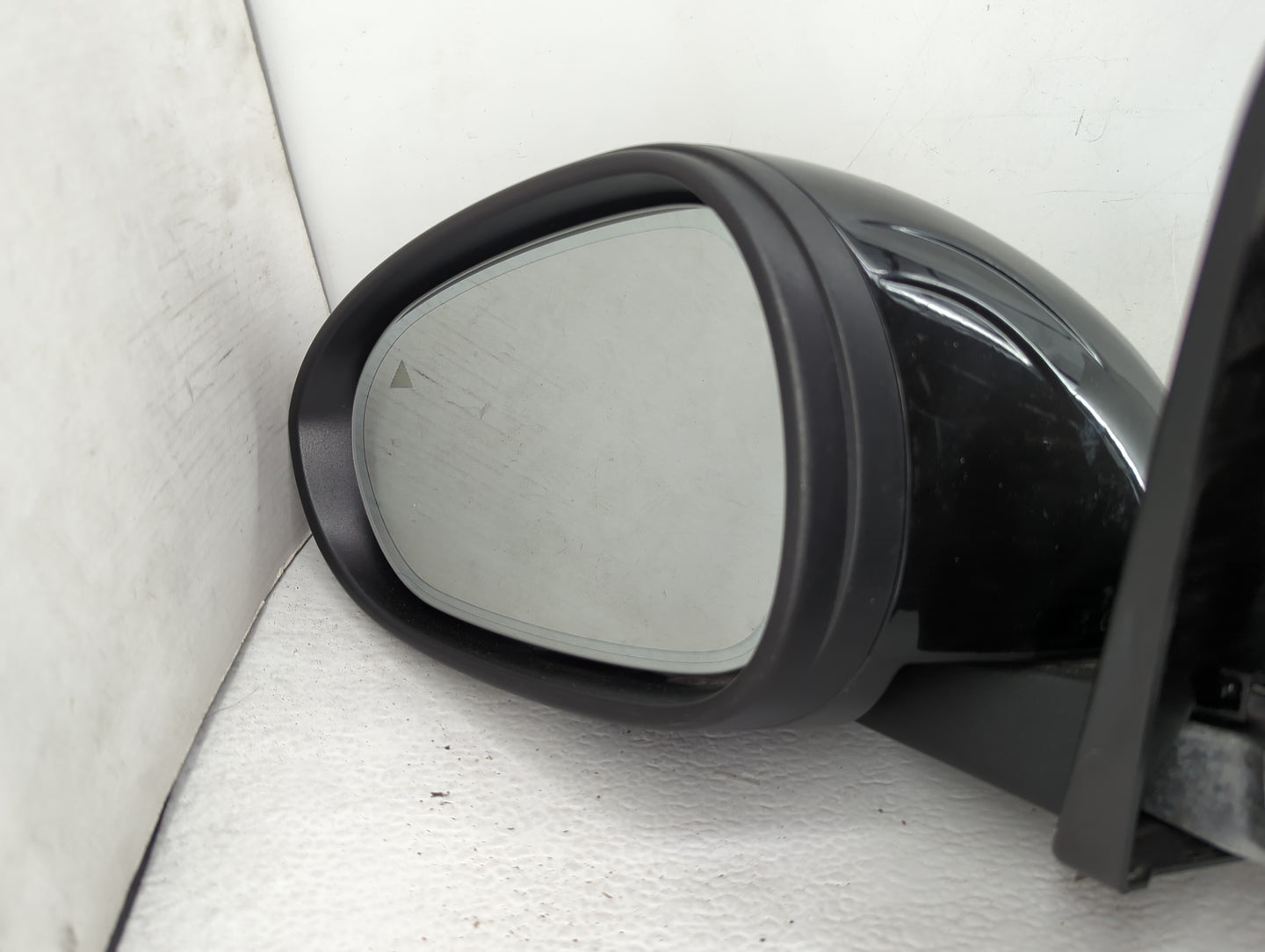 2020 Alfa Romeo Giulia Driver Side View Mirror - Left Door Mirror OEM Used - Oemusedautoparts1.com
