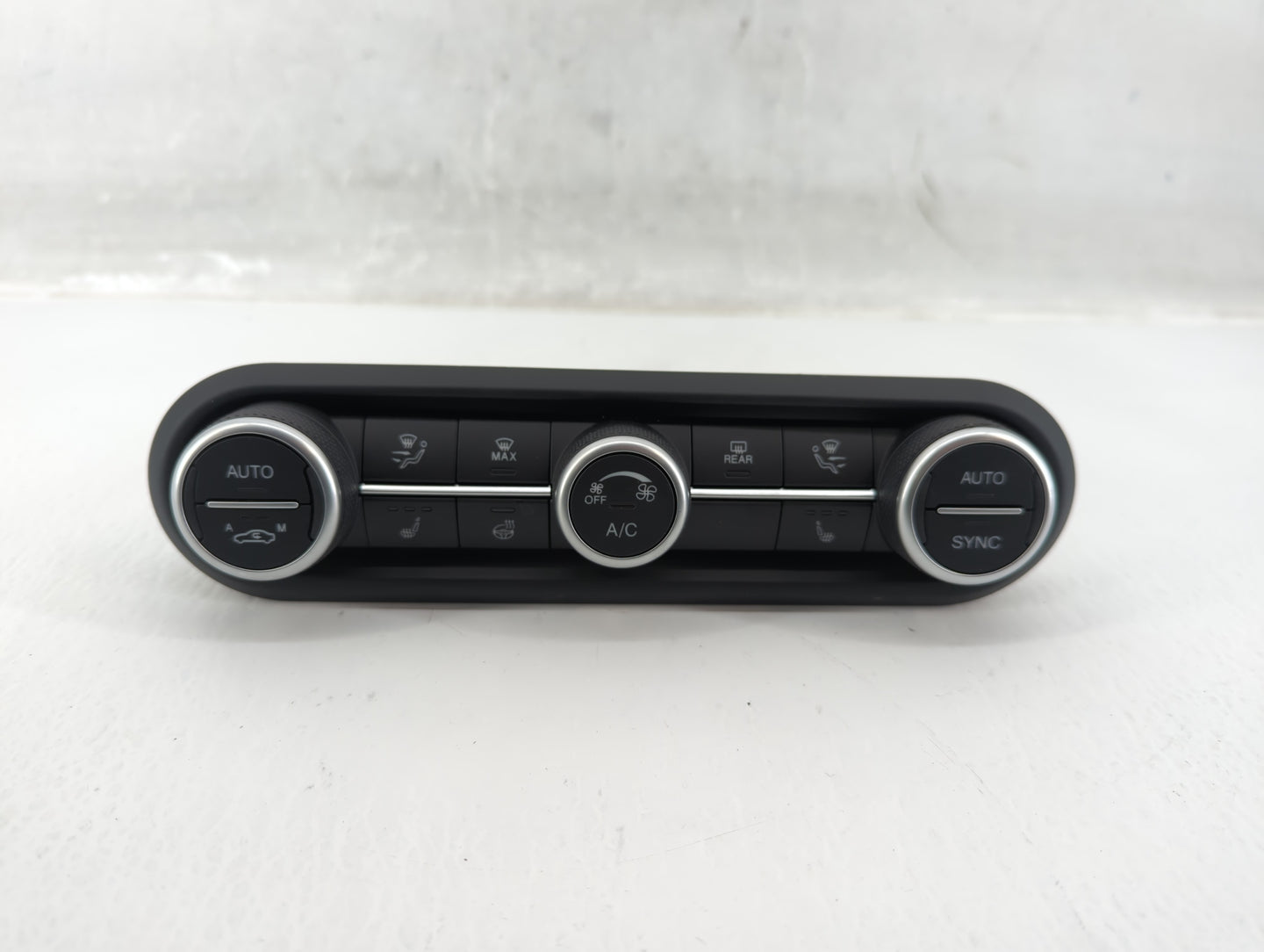 2020 Alfa Romeo Giulia Climate Control Module Temperature AC/Heater Replacement P/N:01561506110 Fits OEM Used Auto Parts - O