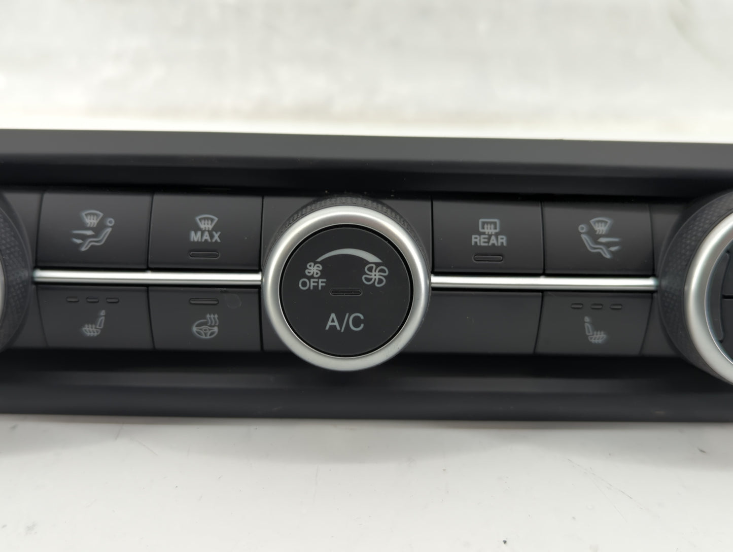 2020 Alfa Romeo Giulia Climate Control Module Temperature AC/Heater Replacement P/N:01561506110 Fits OEM Used Auto Parts - O