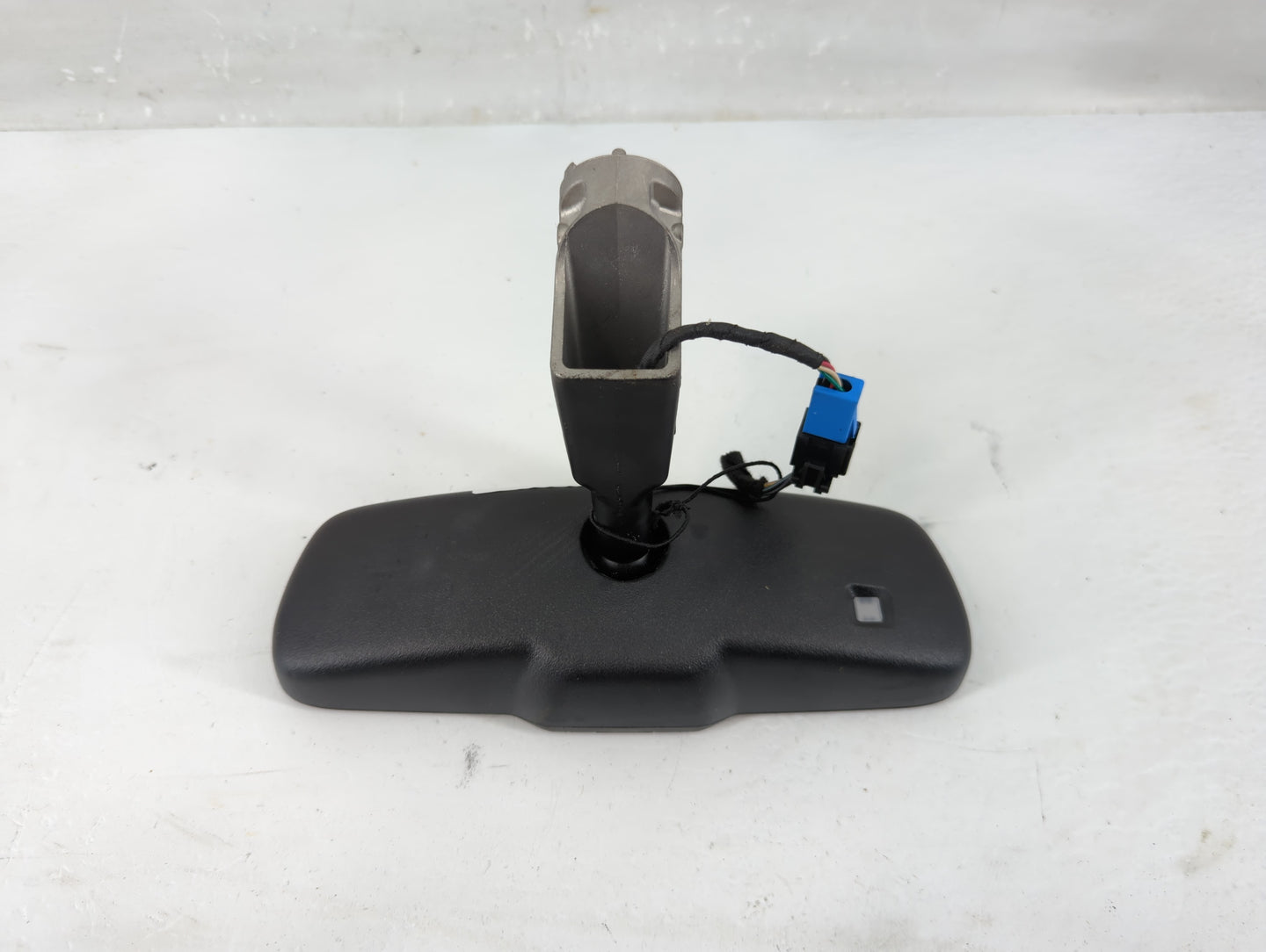 2020 Alfa Romeo Stelvio Interior Rear View Mirror Replacement OEM P/N:E11038303 Fits Fits 2017 OEM Used Auto Parts - Oemused