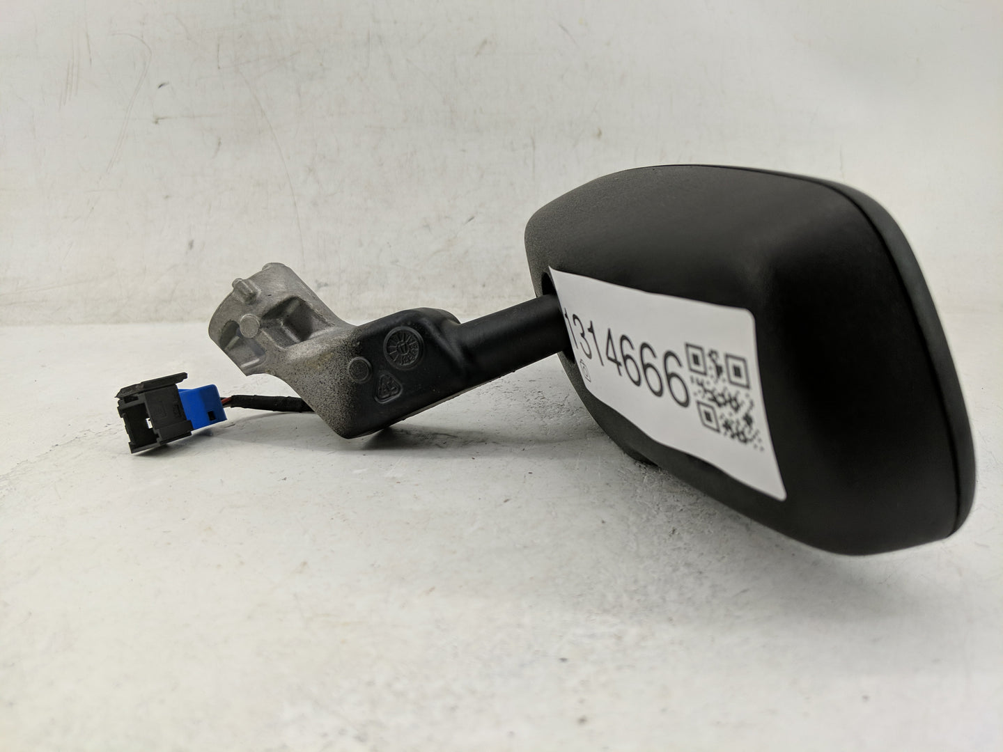 2020 Alfa Romeo Stelvio Interior Rear View Mirror Replacement OEM P/N:E11038303 Fits Fits 2017 OEM Used Auto Parts - Oemused
