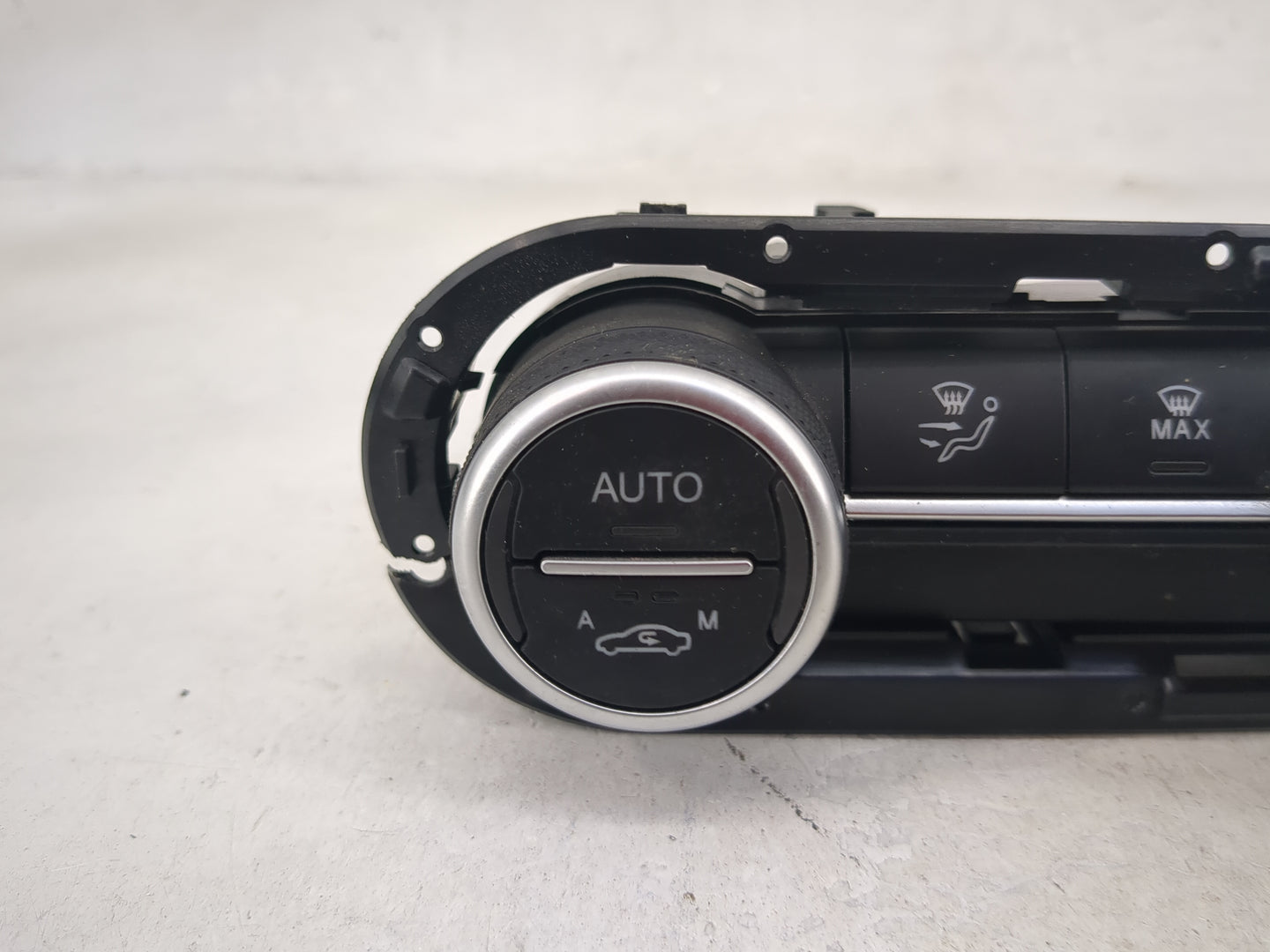 2020 Alfa Romeo Stelvio Climate Control Module Temperature AC/Heater Replacement P/N:01561506100 Fits OEM Used Auto Parts - 
