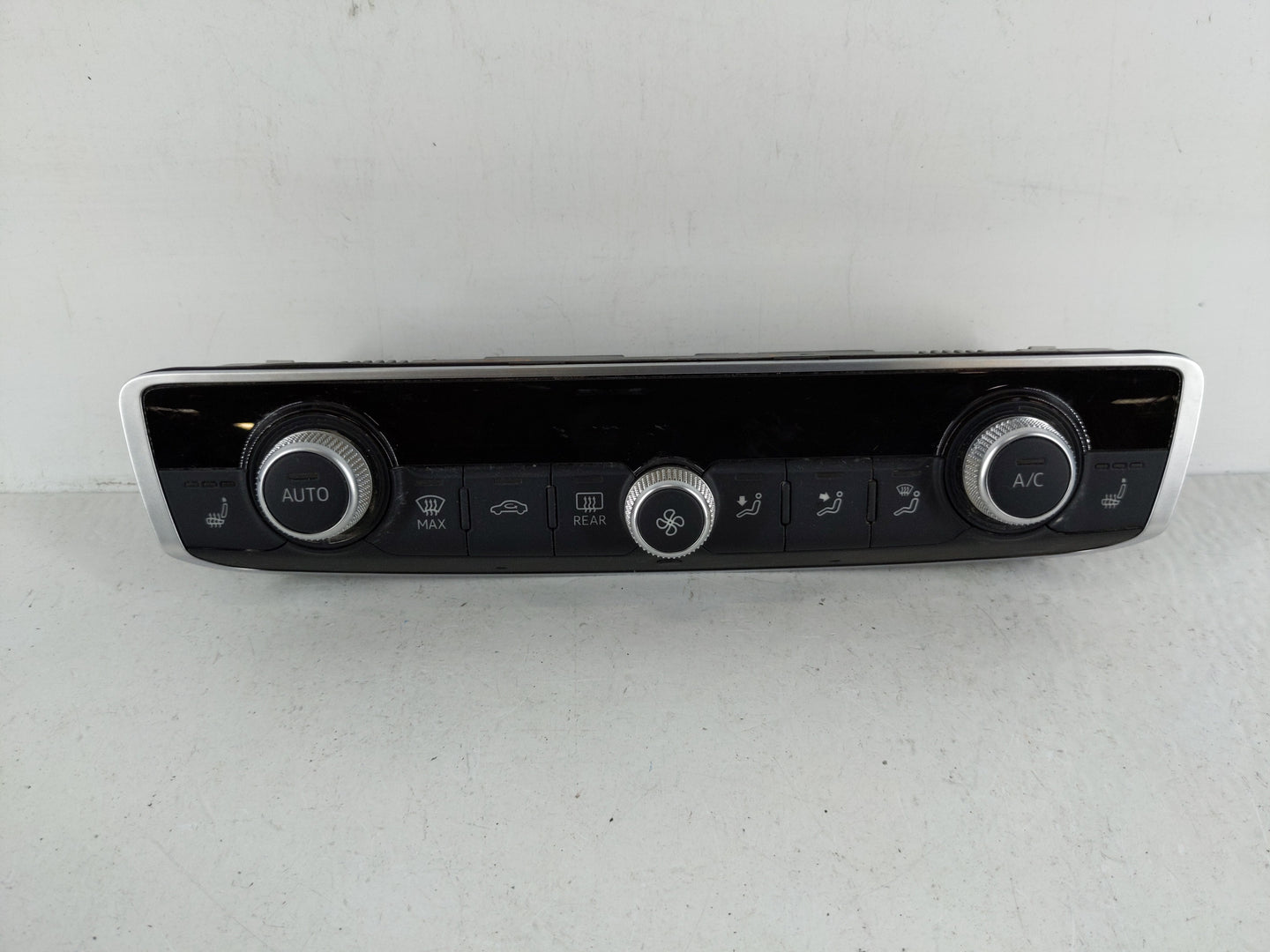 2020 Audi A3 Climate Control Module Temperature AC/Heater Replacement P/N:8V0 820 043 AL Fits OEM Used Auto Parts - Oemuseda