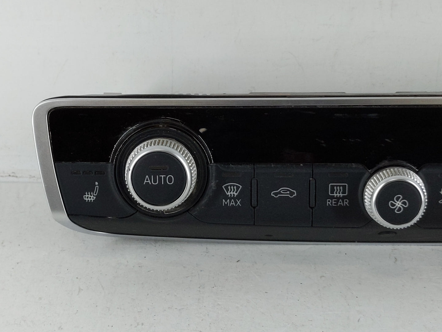 2020 Audi A3 Climate Control Module Temperature AC/Heater Replacement P/N:8V0 820 043 AL Fits OEM Used Auto Parts - Oemuseda