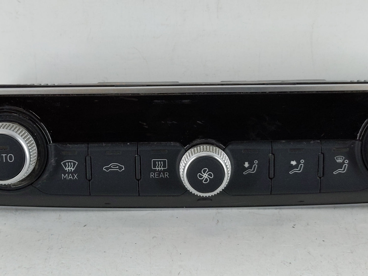 2020 Audi A3 Climate Control Module Temperature AC/Heater Replacement P/N:8V0 820 043 AL Fits OEM Used Auto Parts - Oemuseda
