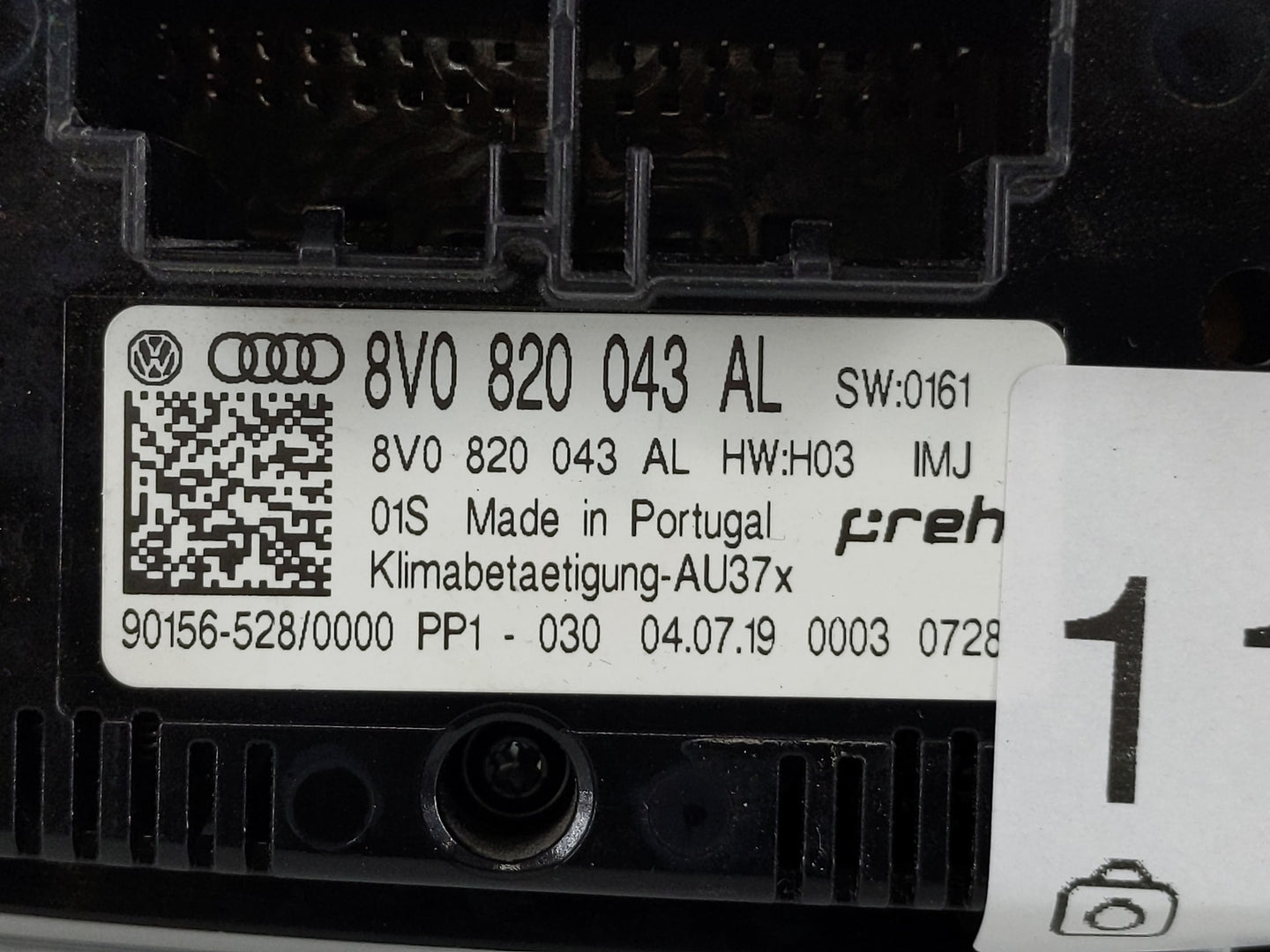 2020 Audi A3 Climate Control Module Temperature AC/Heater Replacement P/N:8V0 820 043 AL Fits OEM Used Auto Parts - Oemuseda