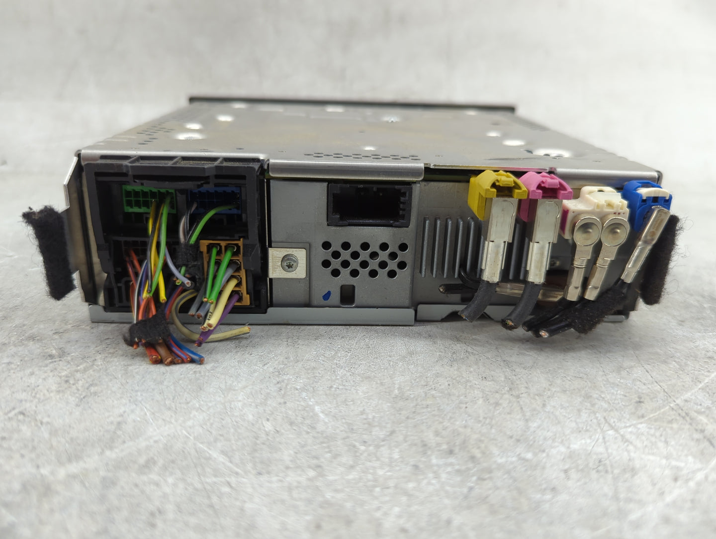 2020 Audi A3 Radio AM FM Cd Player Receiver Replacement P/N:8V1 035 652 D Fits OEM Used Auto Parts - Oemusedautoparts1.com