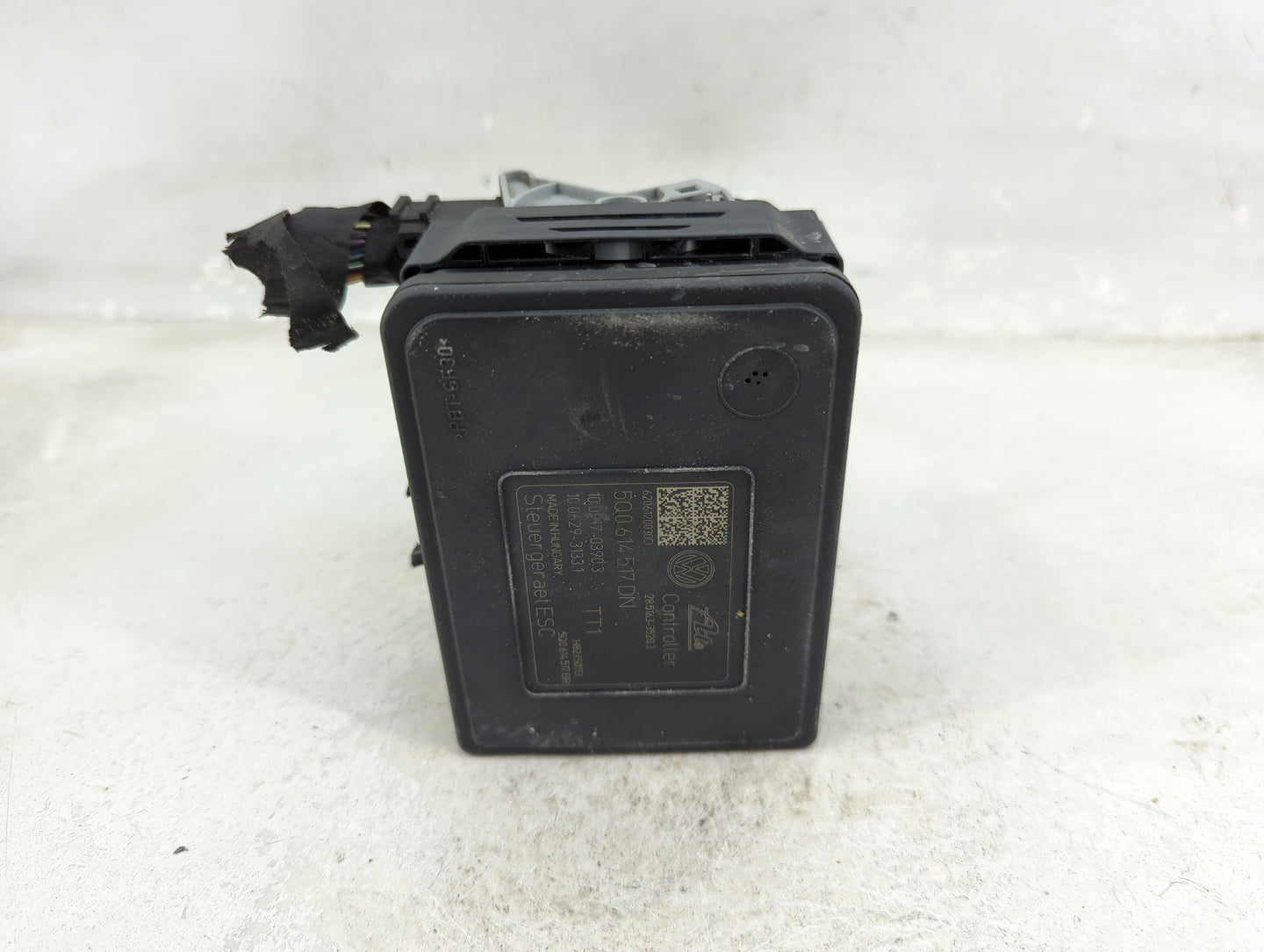 2020 Audi A3 ABS Pump Control Module Replacement P/N:5Q0614517DN 10.0220-1882.4, 10.0917-0390.3, 10.0629-3133.1, 5Q0614517BR