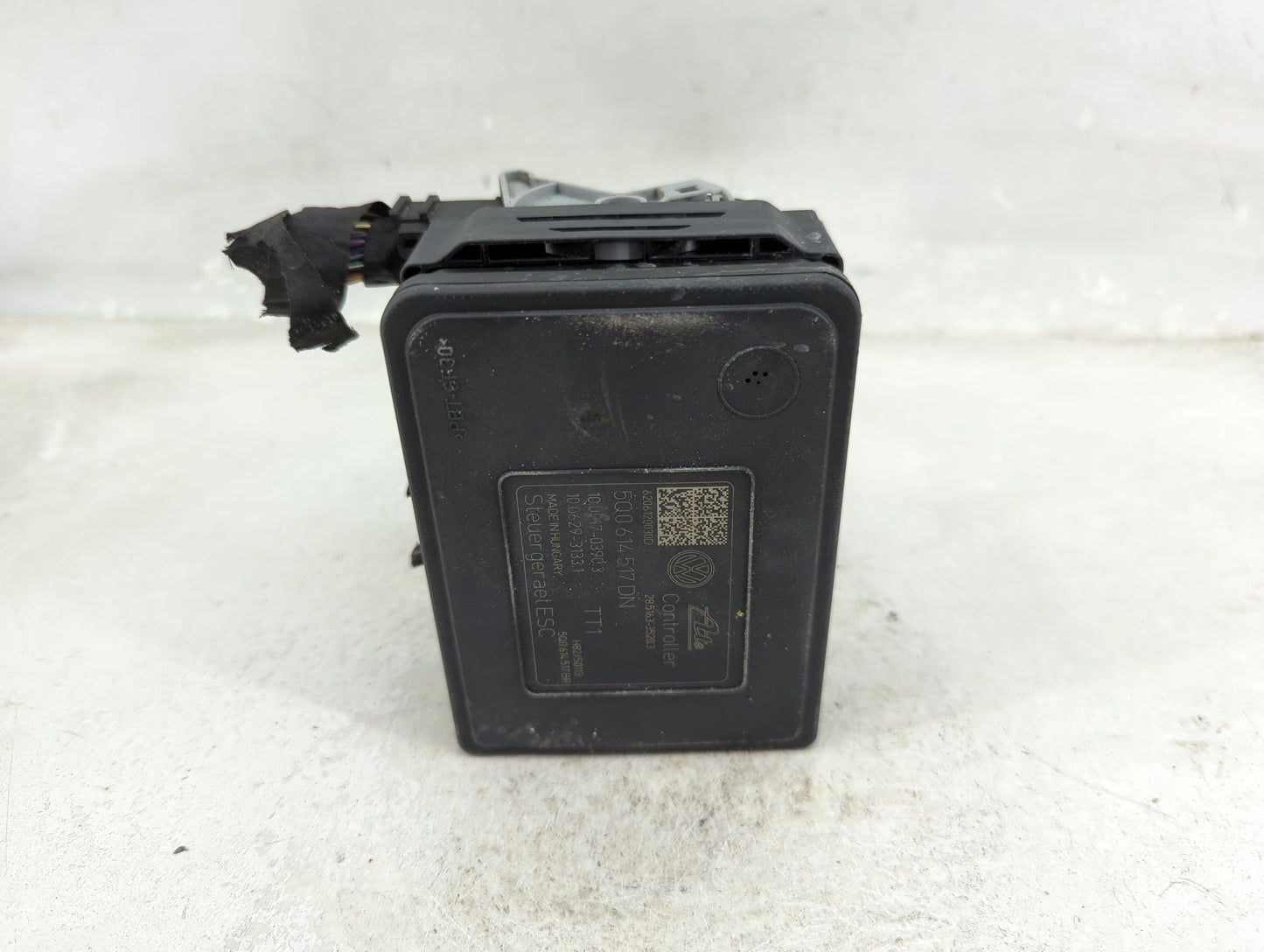 2020 Audi A3 ABS Pump Control Module Replacement P/N:5Q0614517DN 10.0220-1882.4, 10.0917-0390.3, 10.0629-3133.1, 5Q0614517BR