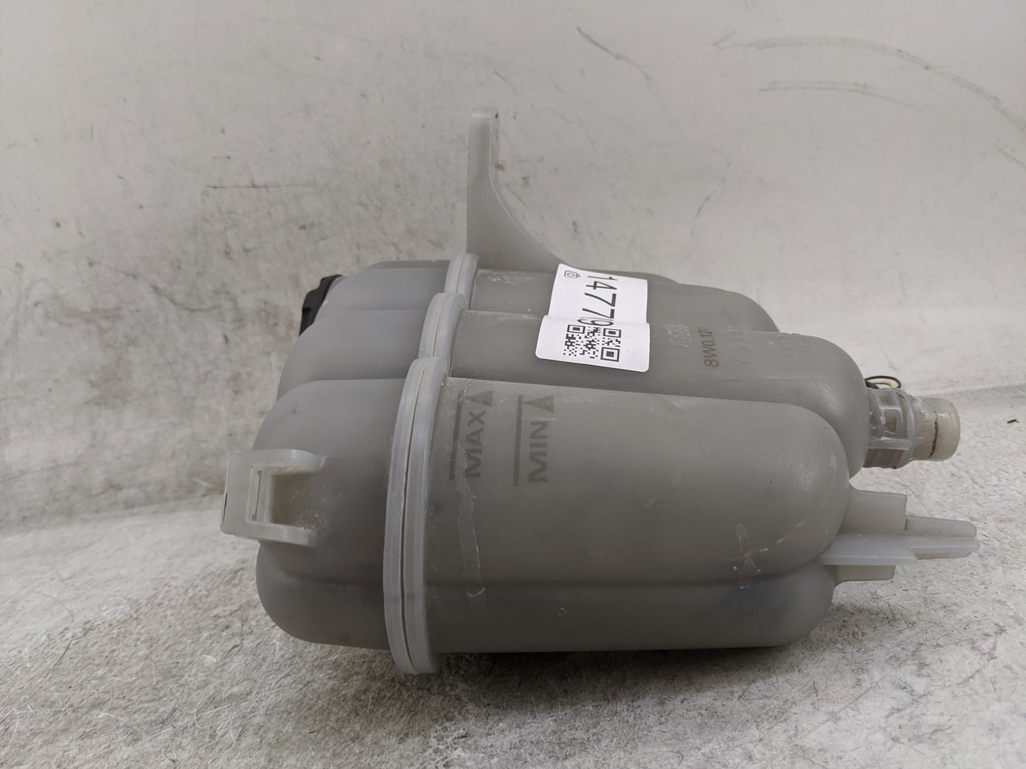 2017-2020 Audi A4 Radiator Coolant Overflow Expansion Tank Bottle - Oemusedautoparts1.com