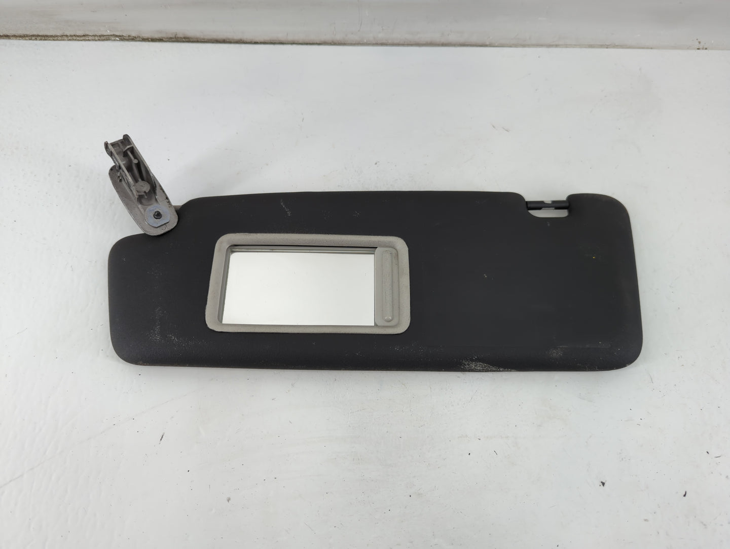 2020 Audi Q3 Sun Visor Shade Replacement Driver Left Mirror Fits OEM Used Auto Parts - Oemusedautoparts1.com