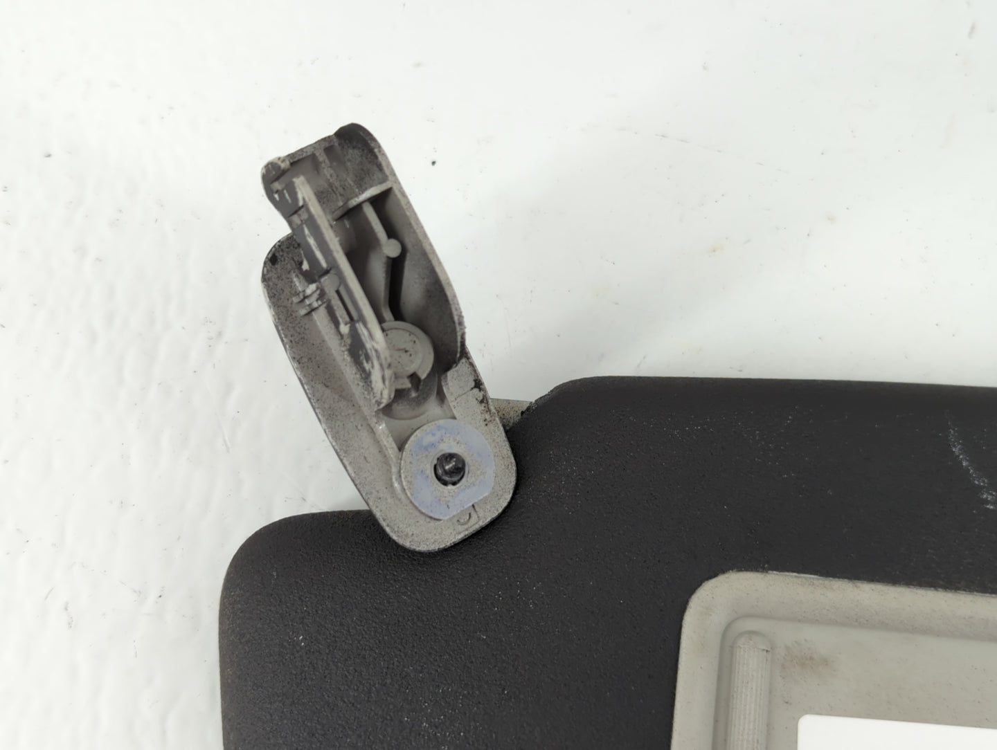 2020 Audi Q3 Sun Visor Shade Replacement Driver Left Mirror Fits OEM Used Auto Parts - Oemusedautoparts1.com