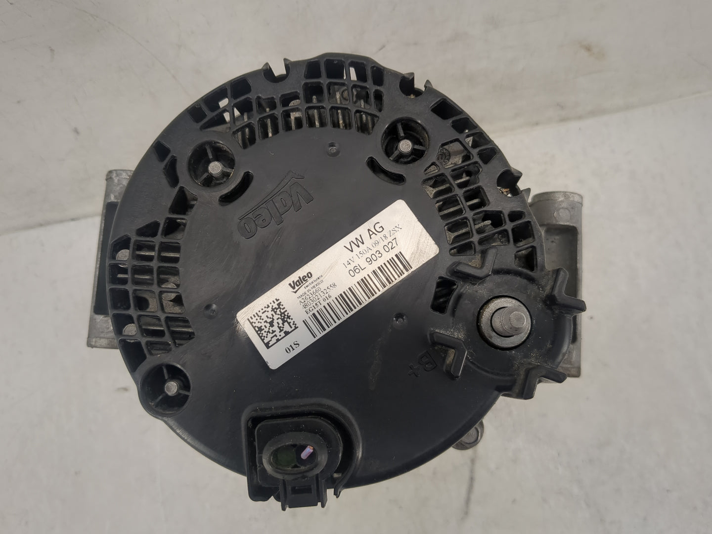 2018-2020 Audi Q5 Alternator Replacement Generator Charging Assembly Engine OEM P/N:06L 903 027 Fits Fits 2018 2019 2020 OEM