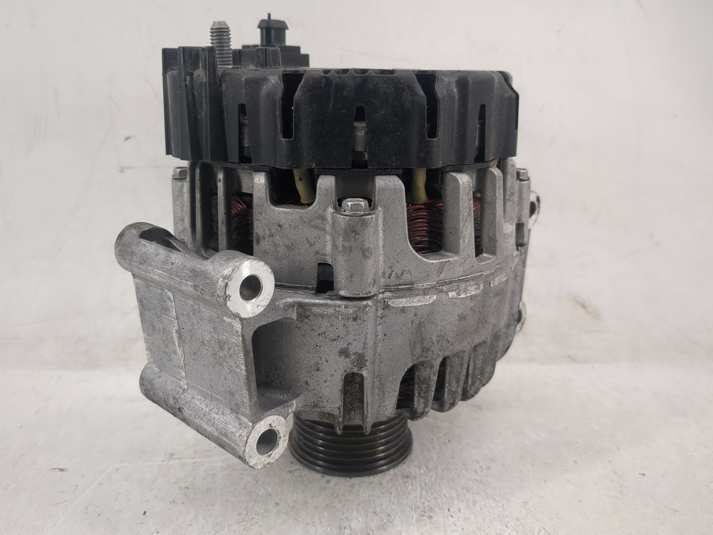2018-2020 Audi Q5 Alternator Replacement Generator Charging Assembly Engine OEM P/N:06L 903 027 Fits Fits 2018 2019 2020 OEM
