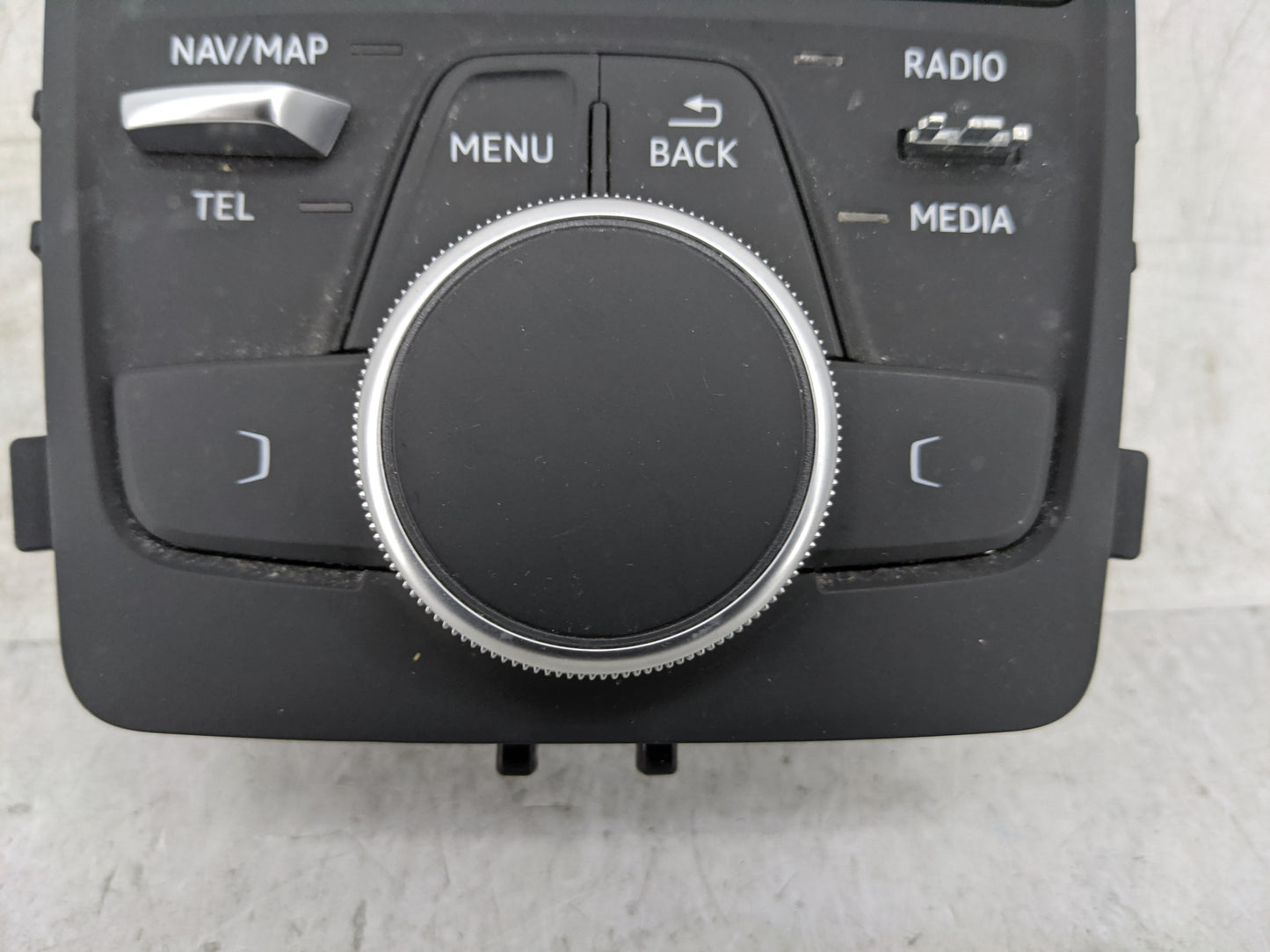 2020 Audi Q5 Radio AM FM Cd Player Receiver Replacement P/N:80A 919 614 A Fits OEM Used Auto Parts - Oemusedautoparts1.com