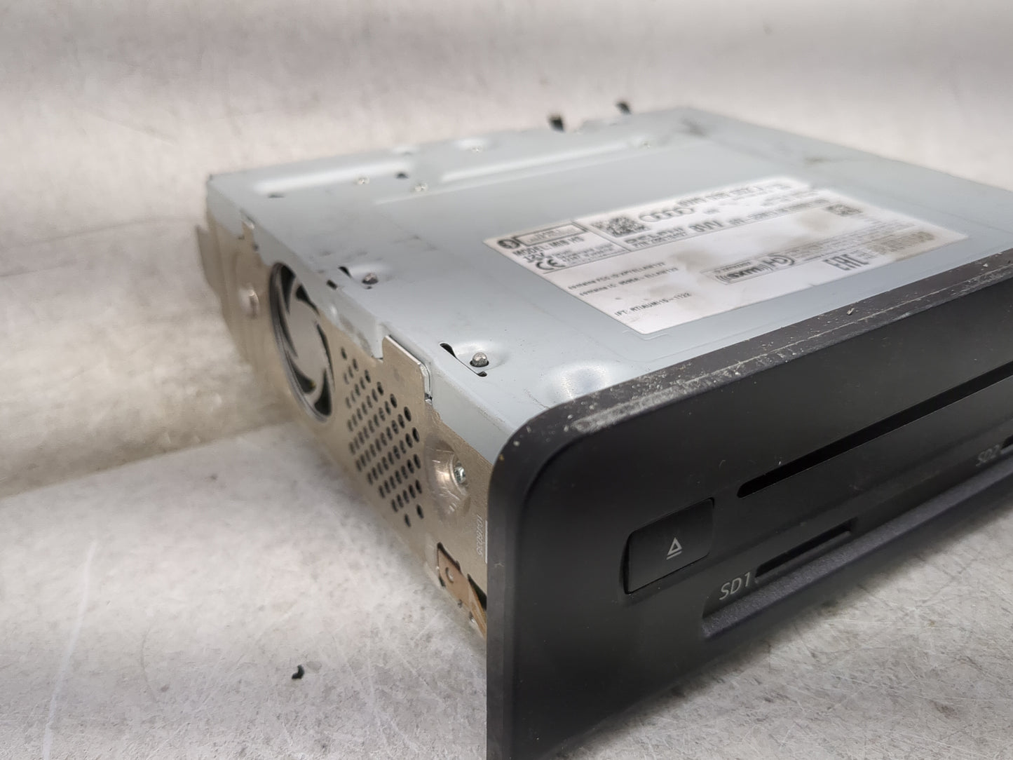 2018-2020 Audi Q5 Radio AM FM Cd Player Receiver Replacement P/N:8W0035652J 8W0035652A, 28618497 Fits Fits 2017 2018 2019 20