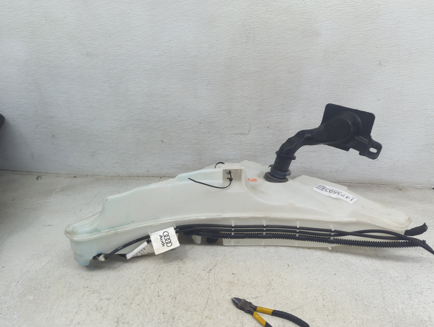 2020 Audi Rsq8 Windshield Washer Fluid Reservoir Bottle Oem - Oemusedautoparts1.com