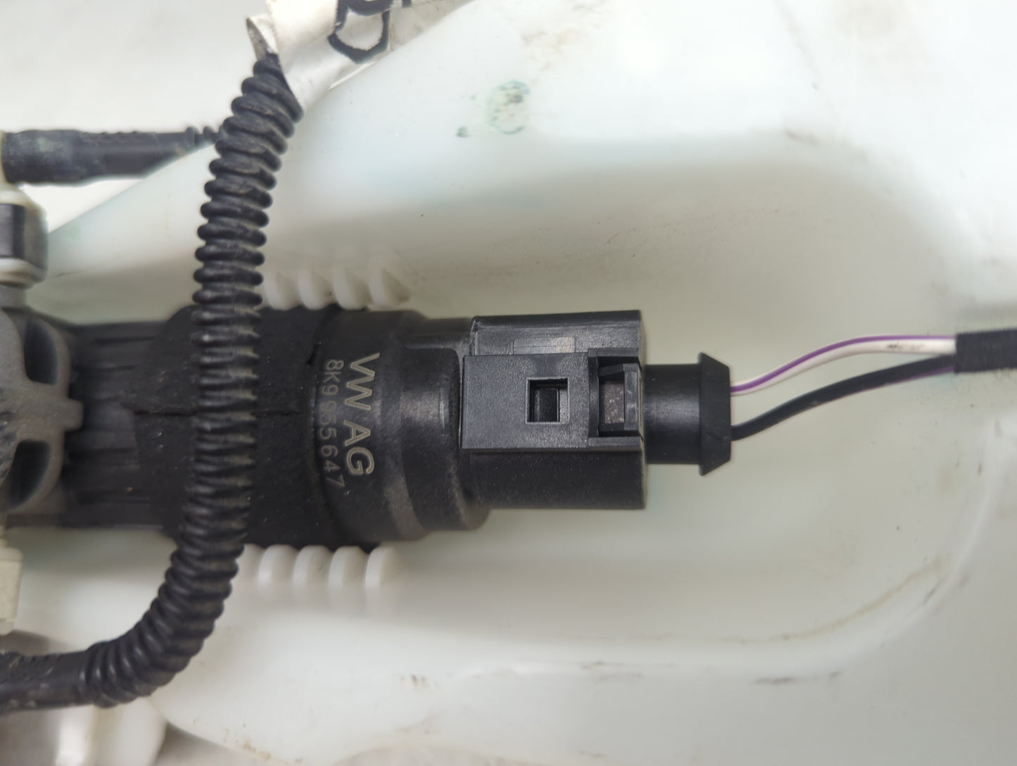 2020 Audi Rsq8 Windshield Washer Fluid Reservoir Bottle Oem - Oemusedautoparts1.com
