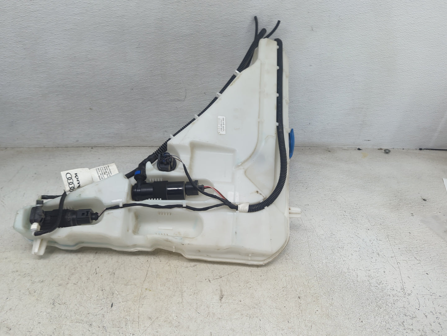 2020 Audi Rsq8 Windshield Washer Fluid Reservoir Bottle Oem - Oemusedautoparts1.com