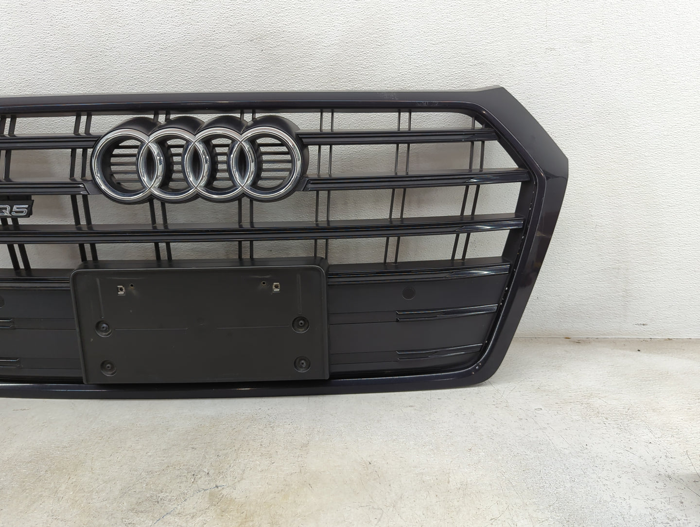 2018-2020 Audi Sq5 Front Grille Bumper Not Included - Oemusedautoparts1.com