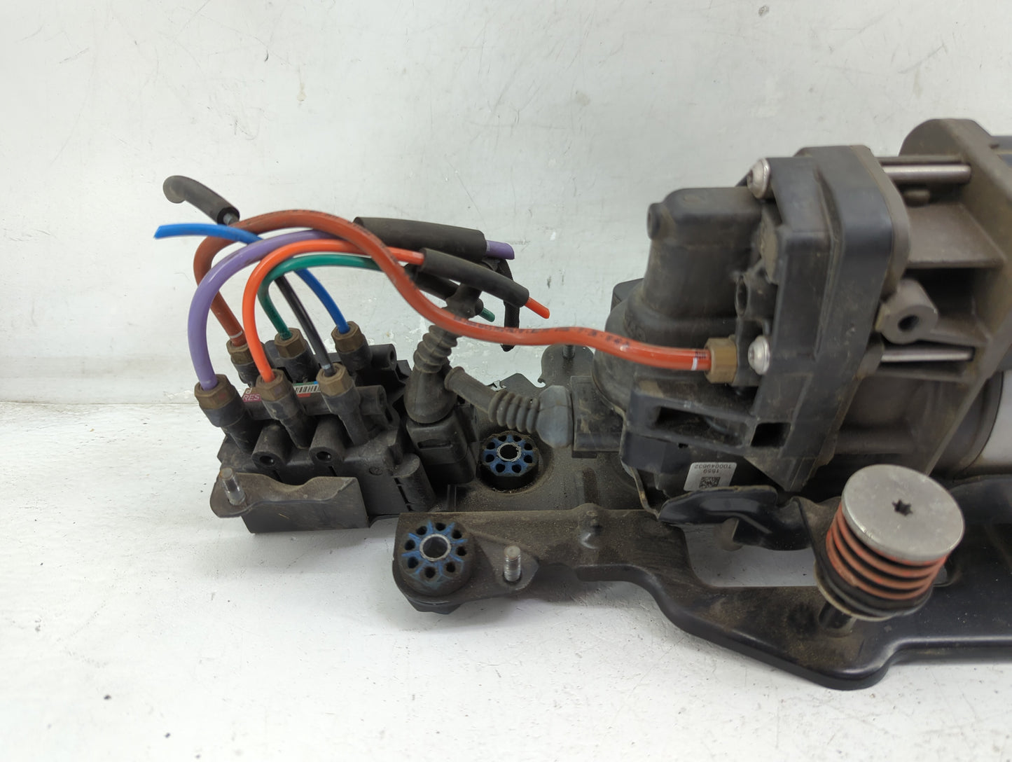 2018-2021 Audi Sq5 Air Suspension Pump 1460907 - Oemusedautoparts1.com