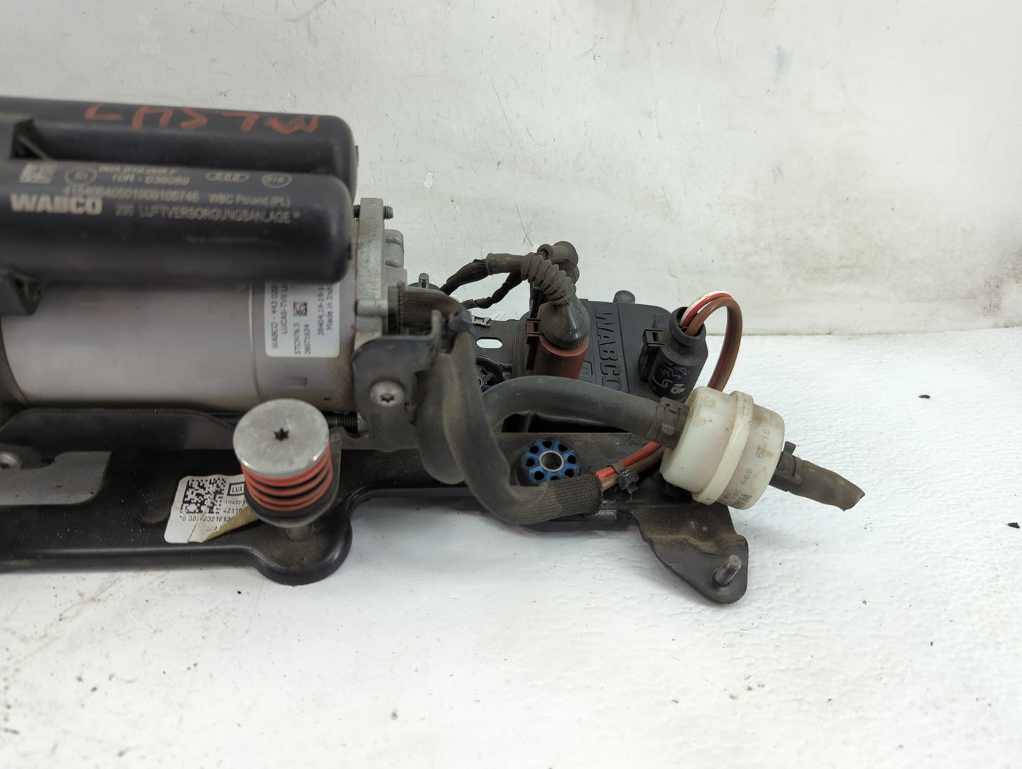 2018-2021 Audi Sq5 Air Suspension Pump 1460907 - Oemusedautoparts1.com