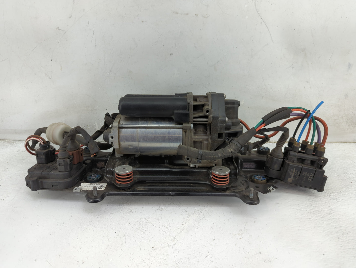 2018-2021 Audi Sq5 Air Suspension Pump 1460908 - Oemusedautoparts1.com