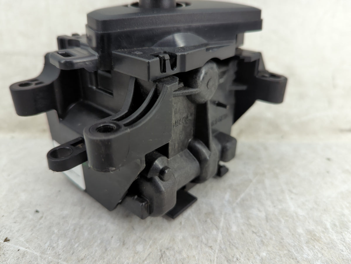 2020 Bmw 230i Floor Console Assembly Shifter - Oemusedautoparts1.com