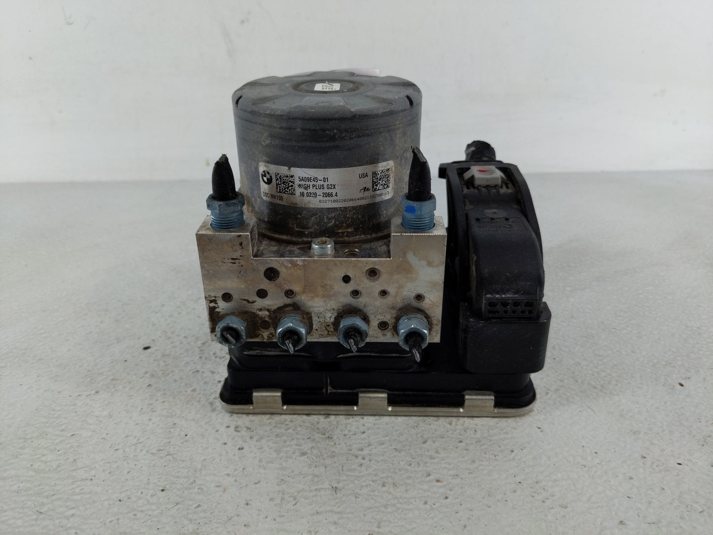 2020 Bmw 330i ABS Pump Control Module Replacement P/N:5A09E45-01 Fits OEM Used Auto Parts - Oemusedautoparts1.com