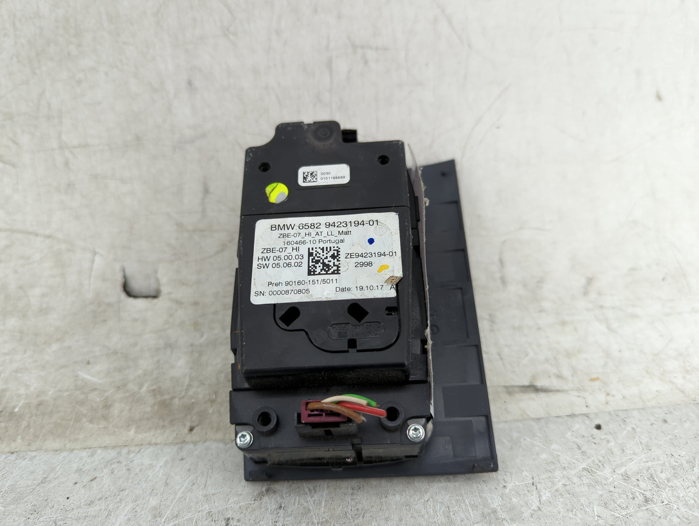 2020 Bmw 330i Radio AM FM Cd Player Receiver Replacement P/N:6582 9423194-01 ZE9423194-01 Fits OEM Used Auto Parts - Oemused