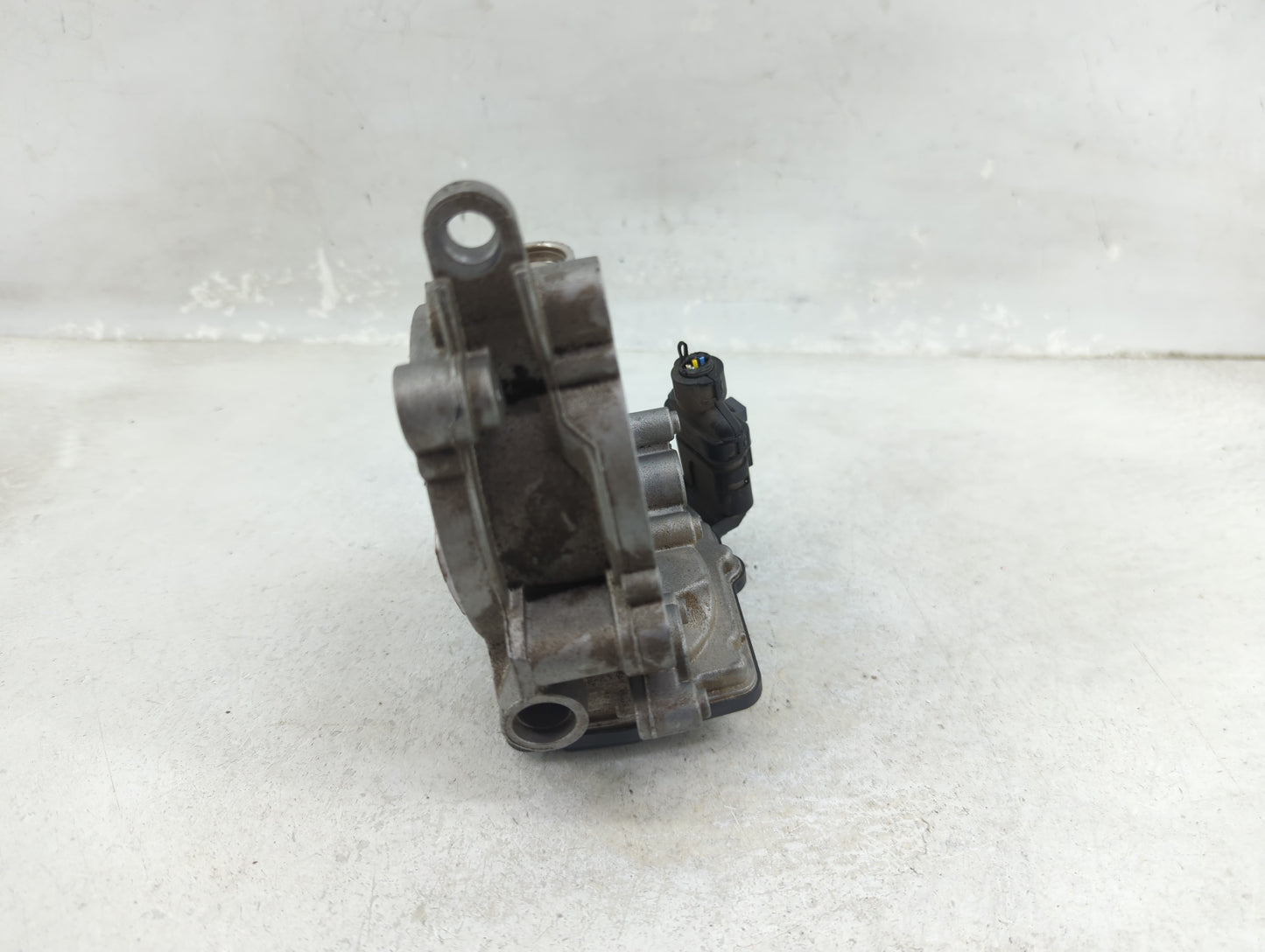 2017-2021 Bmw 330i Throttle Body P/N:8601651 A2C15021900 Fits Fits 2016 2017 2018 2019 2020 2021 2022 OEM Used Auto Parts - 