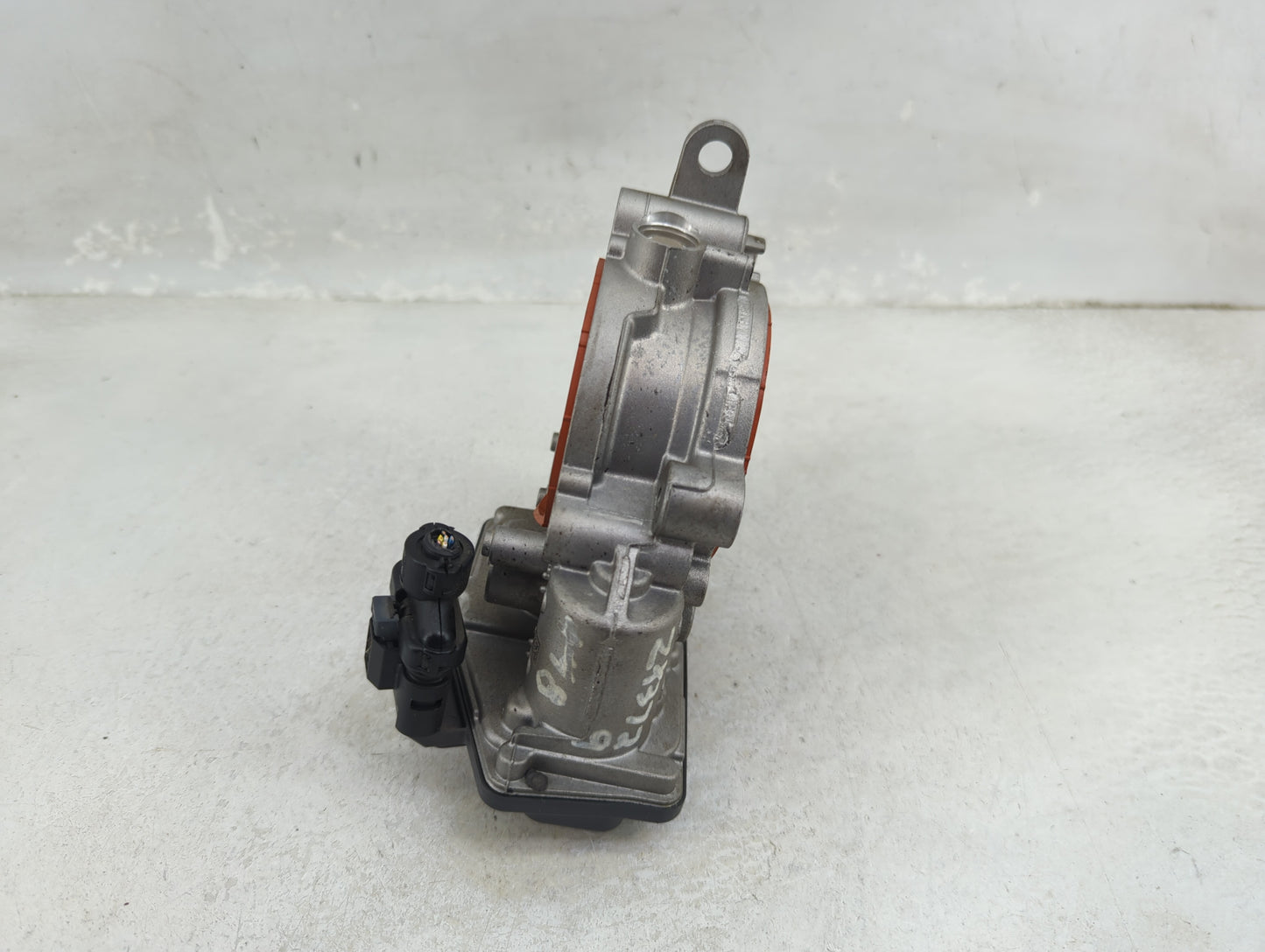 2017-2021 Bmw 330i Throttle Body P/N:8601651 A2C15021900 Fits Fits 2016 2017 2018 2019 2020 2021 2022 OEM Used Auto Parts - 
