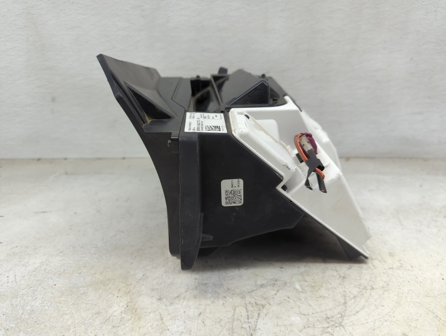 2019-2021 Bmw 330i Information Display Screen - Oemusedautoparts1.com