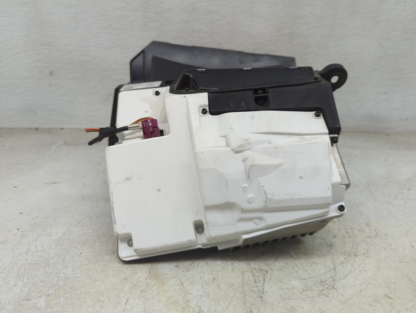 2019-2021 Bmw 330i Information Display Screen - Oemusedautoparts1.com