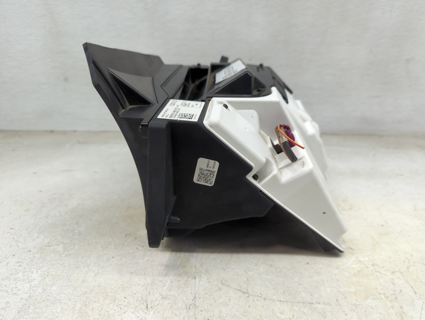 2019-2020 Bmw 330i Information Display Screen - Oemusedautoparts1.com