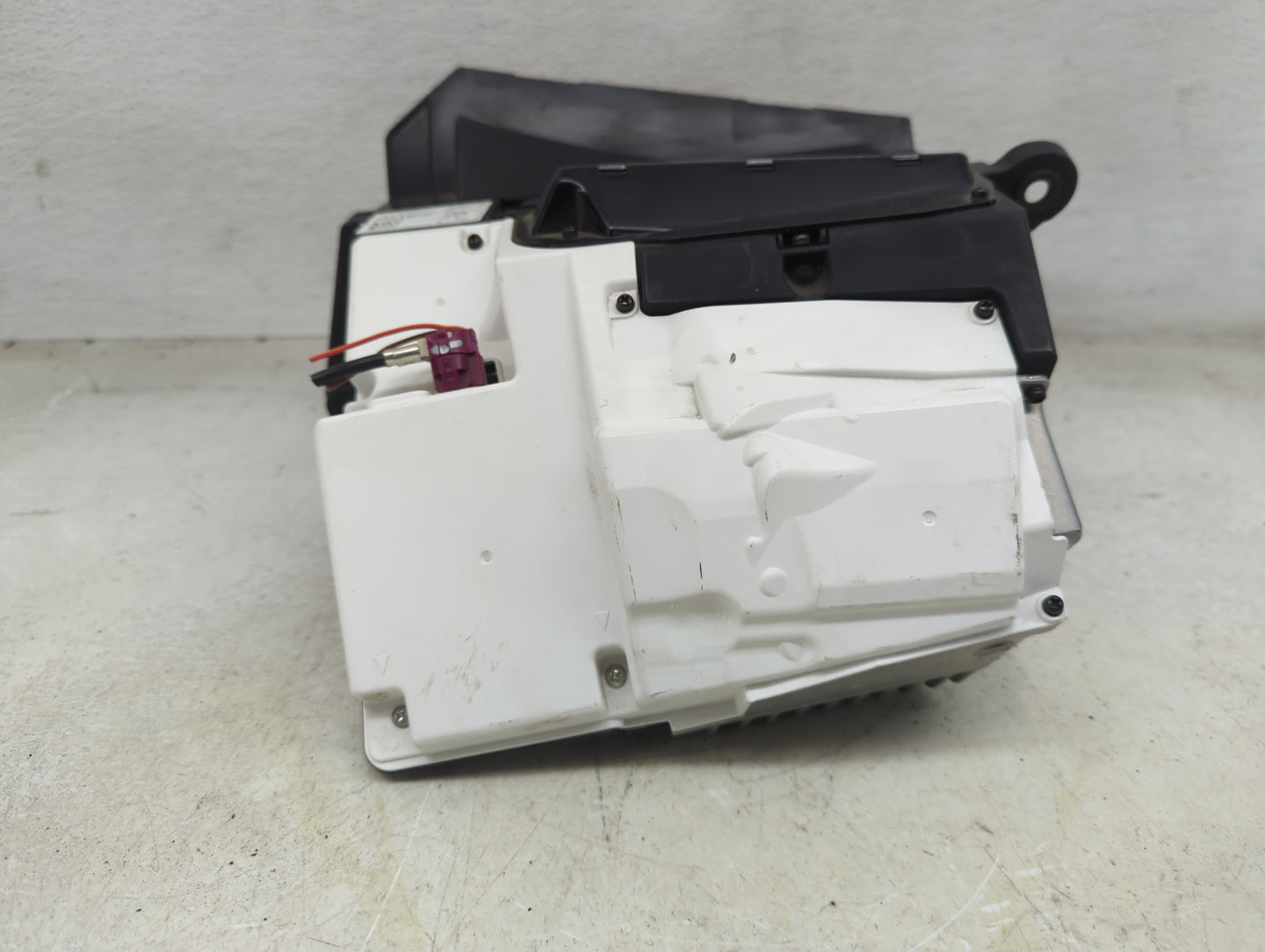 2019-2020 Bmw 330i Information Display Screen - Oemusedautoparts1.com