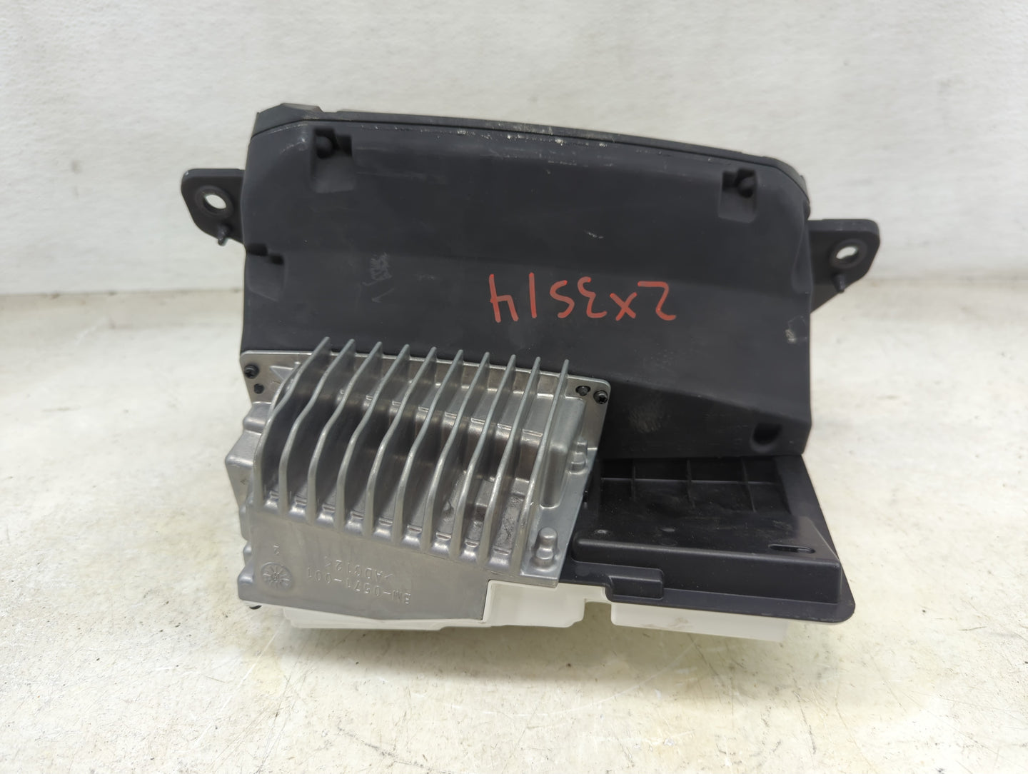 2019-2020 Bmw 330i Information Display Screen - Oemusedautoparts1.com