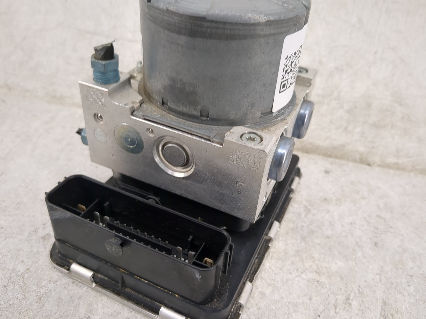 2020 Bmw 330i ABS Pump Control Module Replacement P/N:5A09E45-01 10.0220-2066.4 Fits OEM Used Auto Parts - Oemusedautoparts1